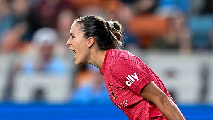 แอชลีย์ ซานเชซ แฮตทริกสะเทือนลีก! ถึงเวลาเอ็มมา เฮย์ส เรียกกลับ USWNT
